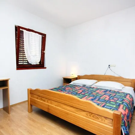 And By The Sea Palit, Rab - 5044