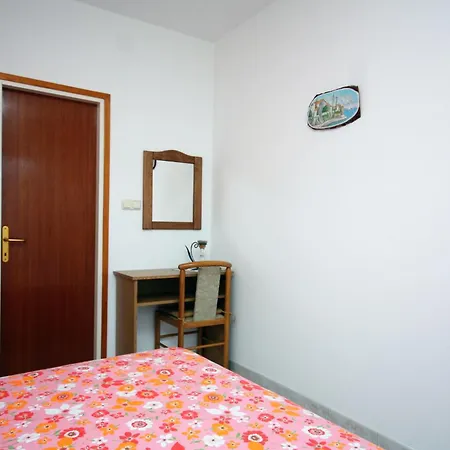 Gasthuis And By The Sea Palit, Rab - 5044 3*