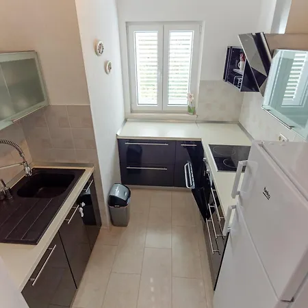 And By The Sea - Rab - 5044 Pensionat