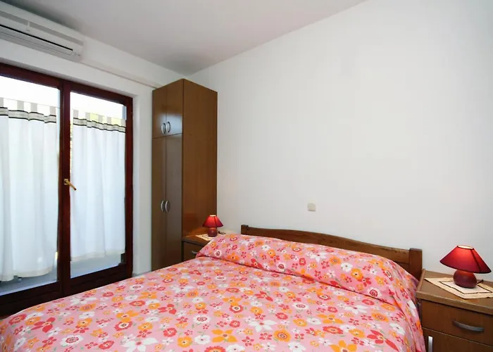 And By The Sea - Rab - 5044 Pensionat 3*