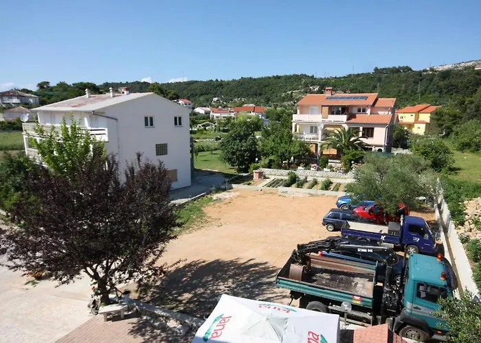 And By The Sea - Rab - 5044 Palit